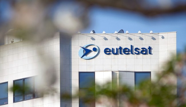 З супутників Eutelsat транслюється більше 6500 телеканалів