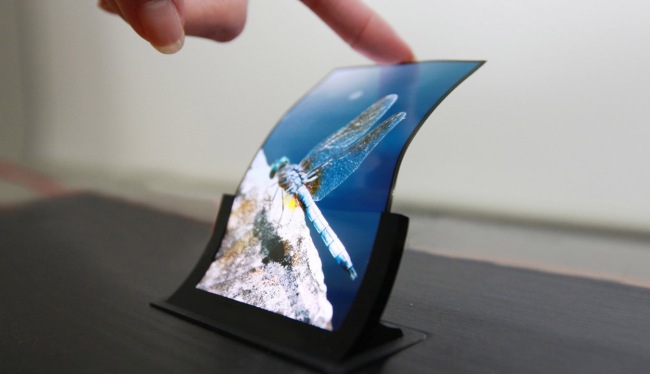 OLED-дисплеї малого та середнього розміру майже наздогнали по виручці LCD-аналоги