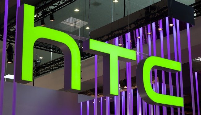 HTC не буде йти з ринку смартфонів