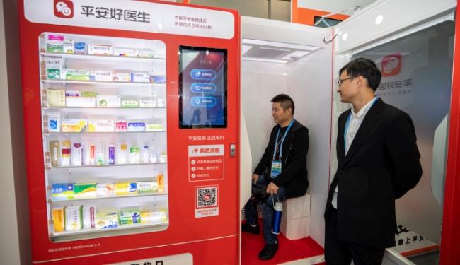 У Китаї відкрили міні-клініки зi ШI-доктором