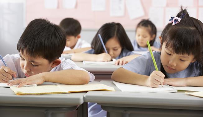 В Китае вводят «умную» школьную форму