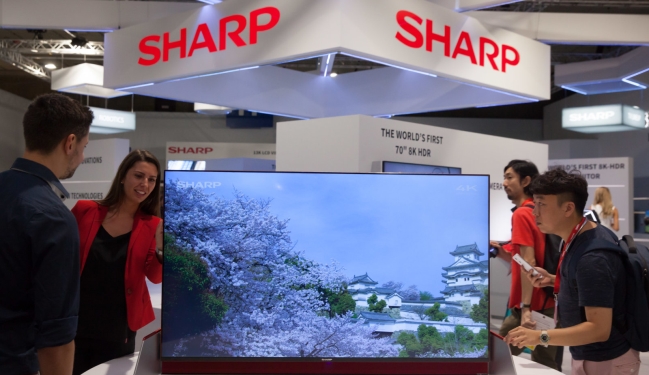 Sharp виходить на ринок OLED-телевізорів