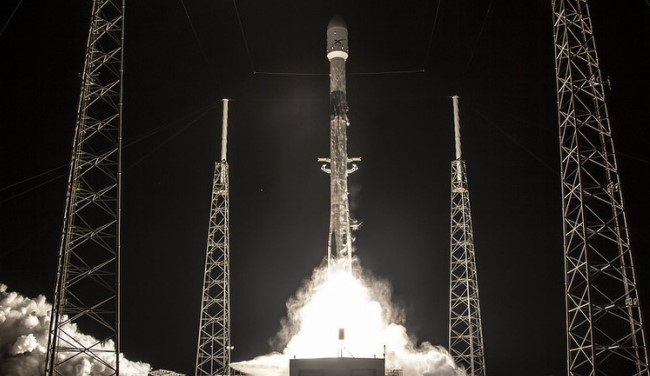 SpaceX успішно запустила восьму партію супутників Starlink