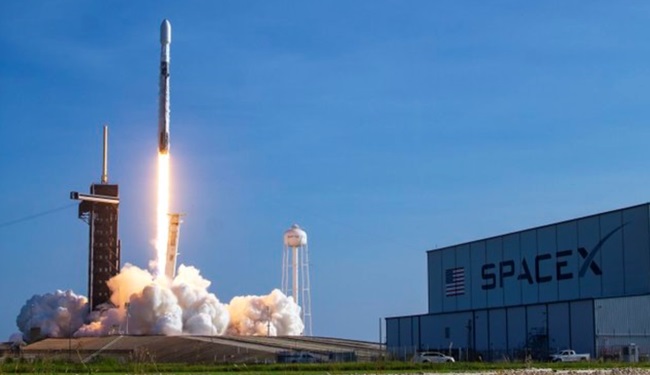 SpaceX запустив дванадцяту партію супутників Starlink