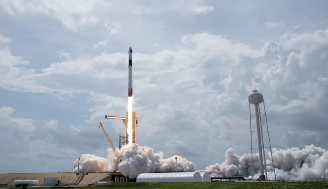 SpaceX успішно запустив чергову партію супутників Starlink